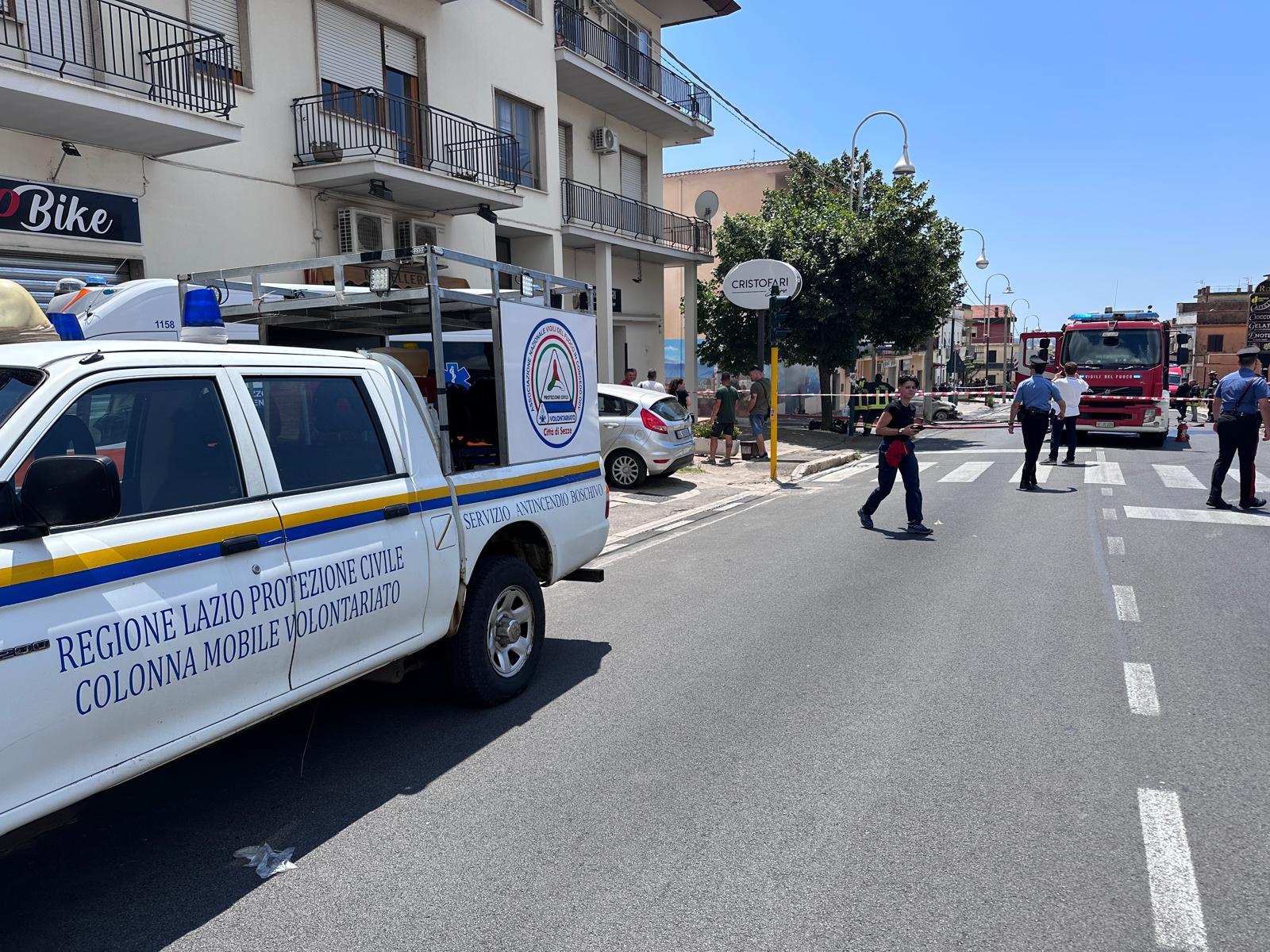 Intervento con mezzi Protezione Civile e Vigili del Fuoco